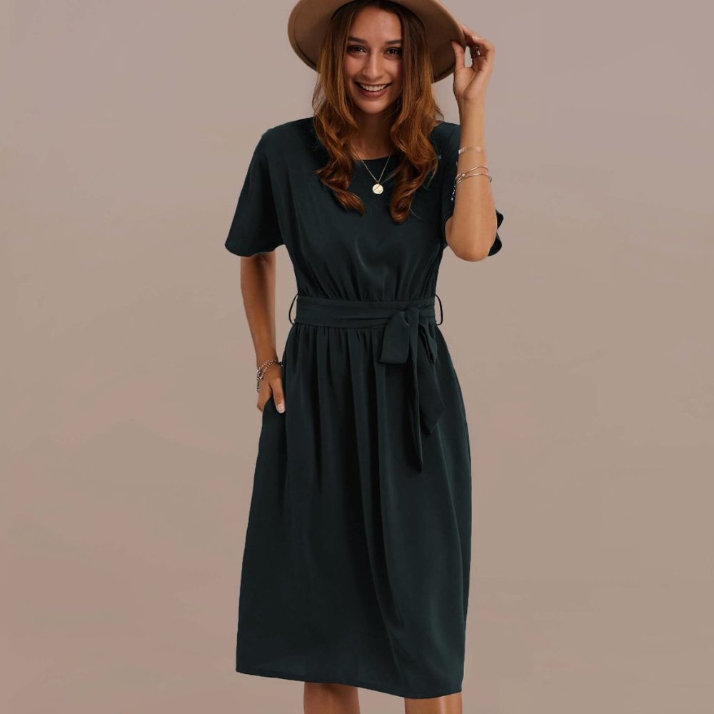 Petal Lush Green Short Sleeve Round Neck Tie Waist Midi Dress With Pocket